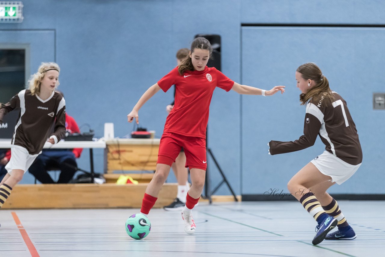 Bild 393 - C-Juniorinnen Loewinnen Cup